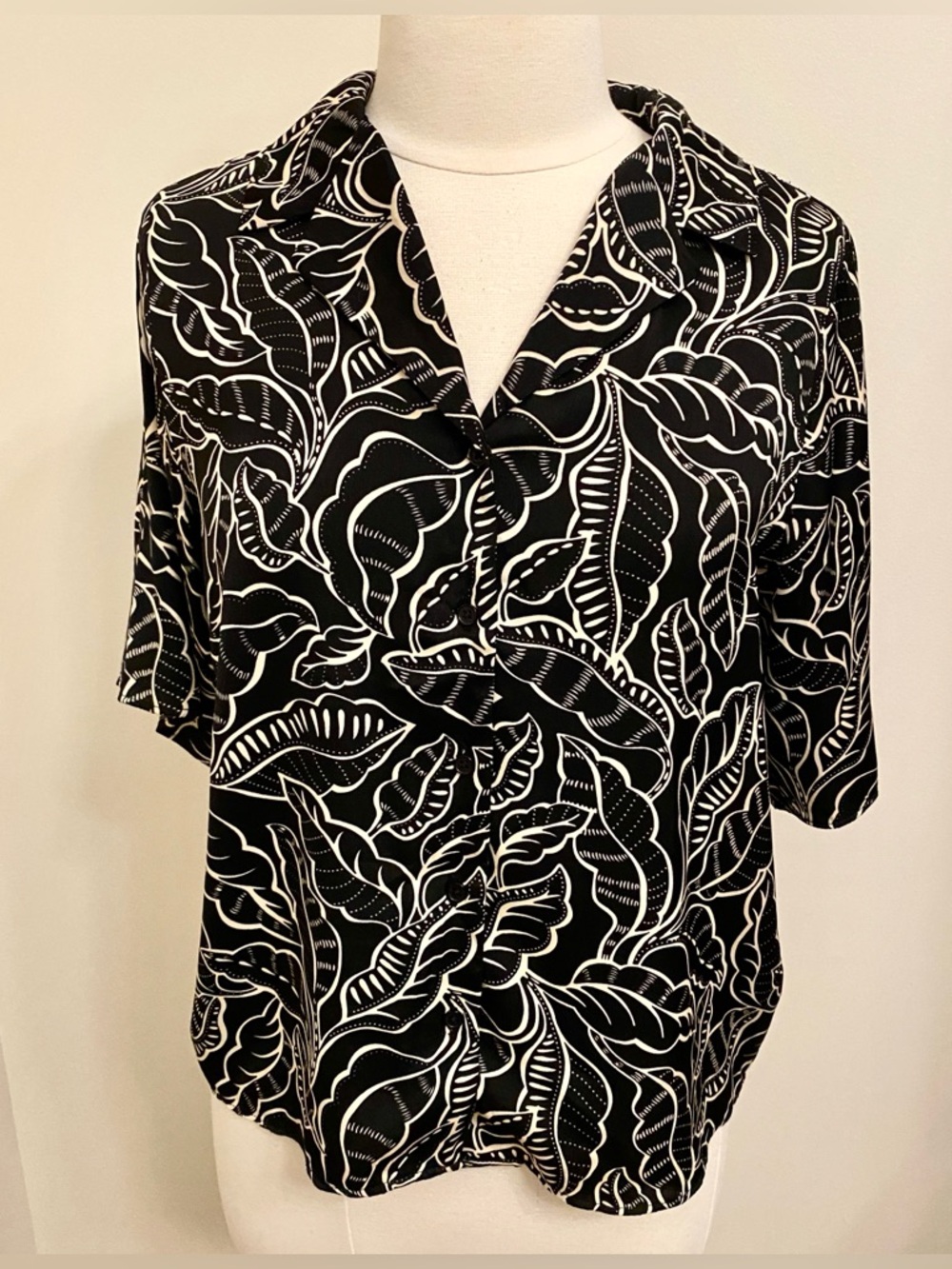 Rachel Zoe Black Cream Tropical Leaf Print S Boho Chic Polished Casual Luxe Top